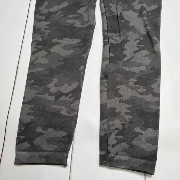 SPANX Look At Me Now Seamless Cropped Legging SIZE L Gray Camo Yoga Pants - Picture 12 of 14